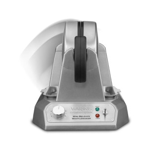 Mini baltųjų blynelių keptuvė Waring: Sukurkite iki 100 blynelių per valandą.