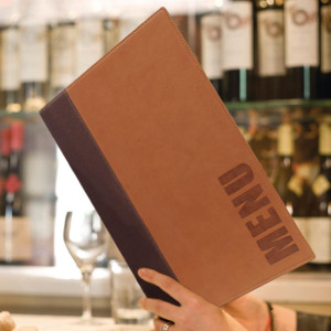 Šviesiai rudas šiuolaikinis A4 stalo meniu dėklas - Securit - Fourniresto