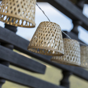 Šviesios bambuko girlianda su saulės baterija ir LED lemputėmis - Chill Hybrid - Lumisky