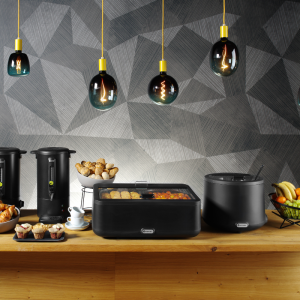 Juodas sriubos puodas UNIQ - 8 L HENDI: aukštos klasės įrankis, skirtas profesionaliai palaikyti šiltas sriubas.