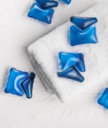 Kapsulės ir skalbimo milteliai